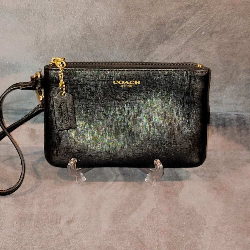 COACH BLACK SAFFIANO LEATHER TOP ZIP WRISTLET / CLUTCH WITH 3 CARD SLOTS